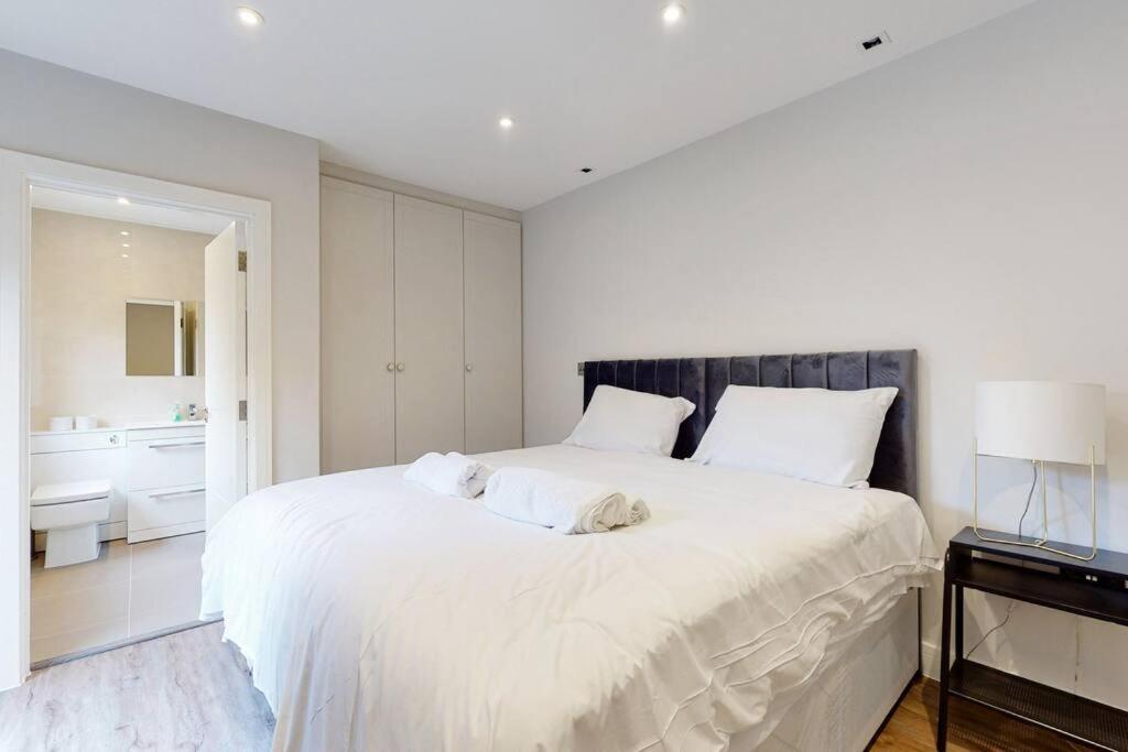 Elegant 2Bed Flat 10Min To Wimbledon Tennis Courts Londyn Zewnętrze zdjęcie