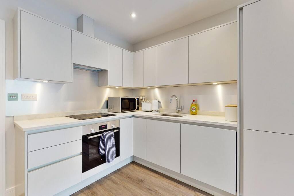 Elegant 2Bed Flat 10Min To Wimbledon Tennis Courts Londyn Zewnętrze zdjęcie